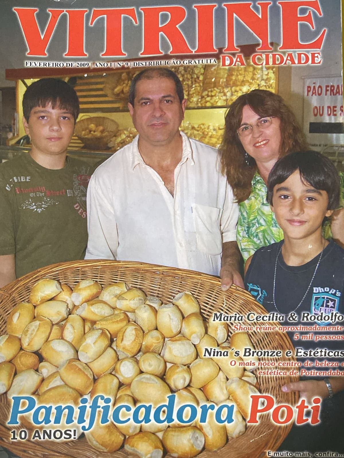 Capa da revista Vitrine da Cidade, 2009, comemorando os 10 anos da Panificadora Poti